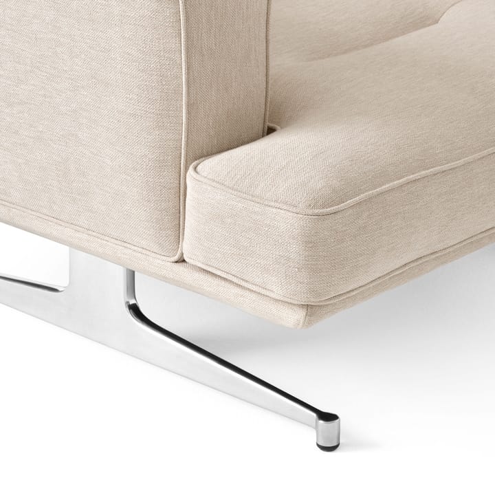 Inland AV21 fåtölj, Clay 0011-polished aluminium &Tradition