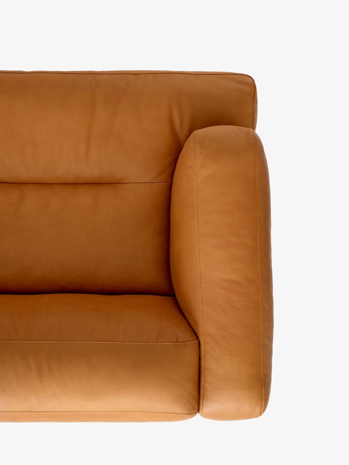 Inland AV23 3-sits soffa, Noble läder cognac-polished alu &Tradition