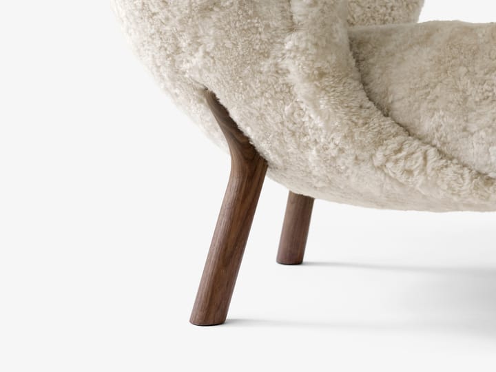 Little Petra VB1 fåtölj inkl. pouf ATD1, Oljad valnöt-Moonlight &Tradition