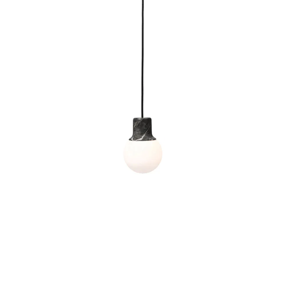 Mass Light NA5 Pendel, svart marmor/vit, nero marquina &Tradition