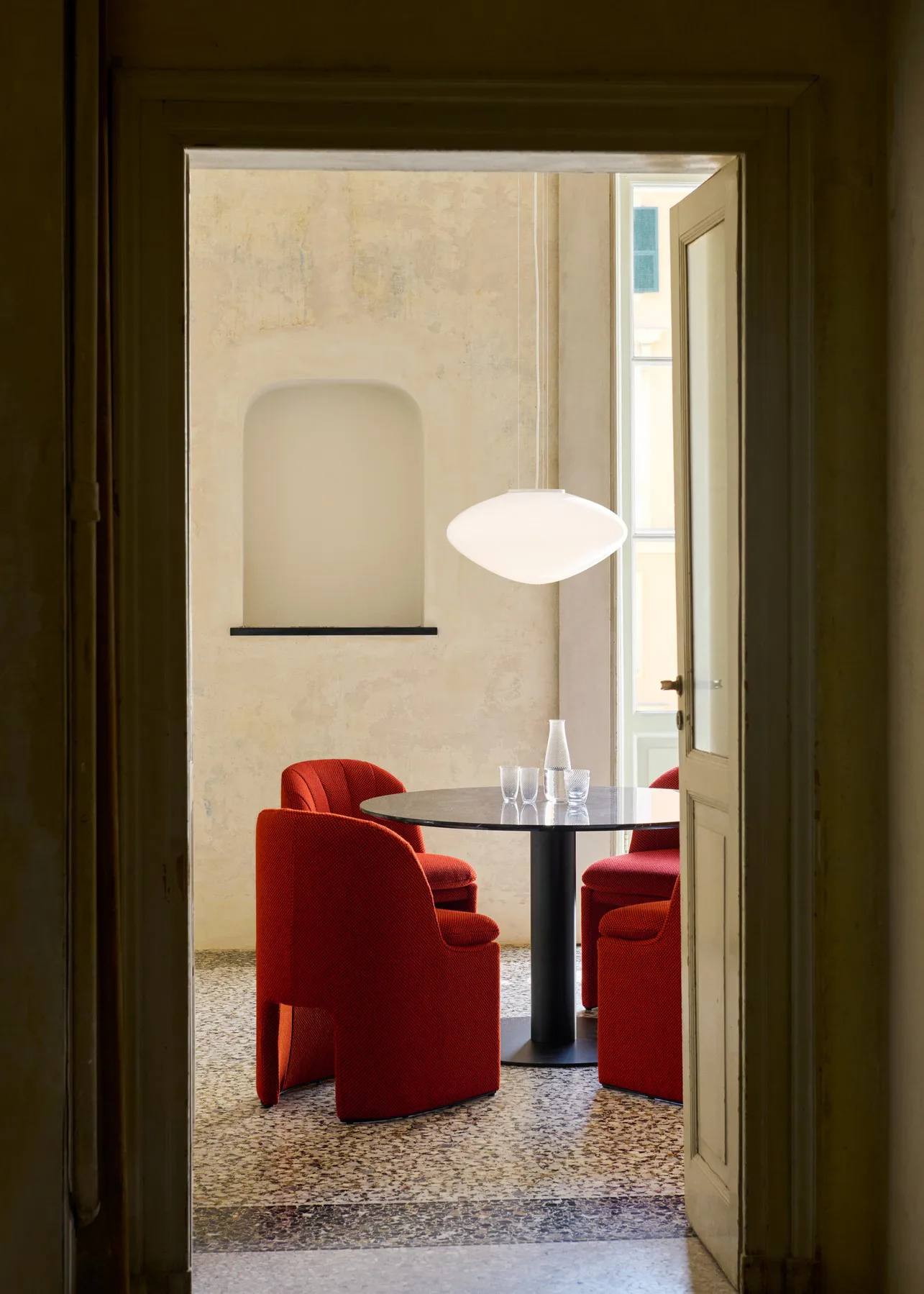 Mist AP20 pendel Ø56 cm, White-opal glass &Tradition