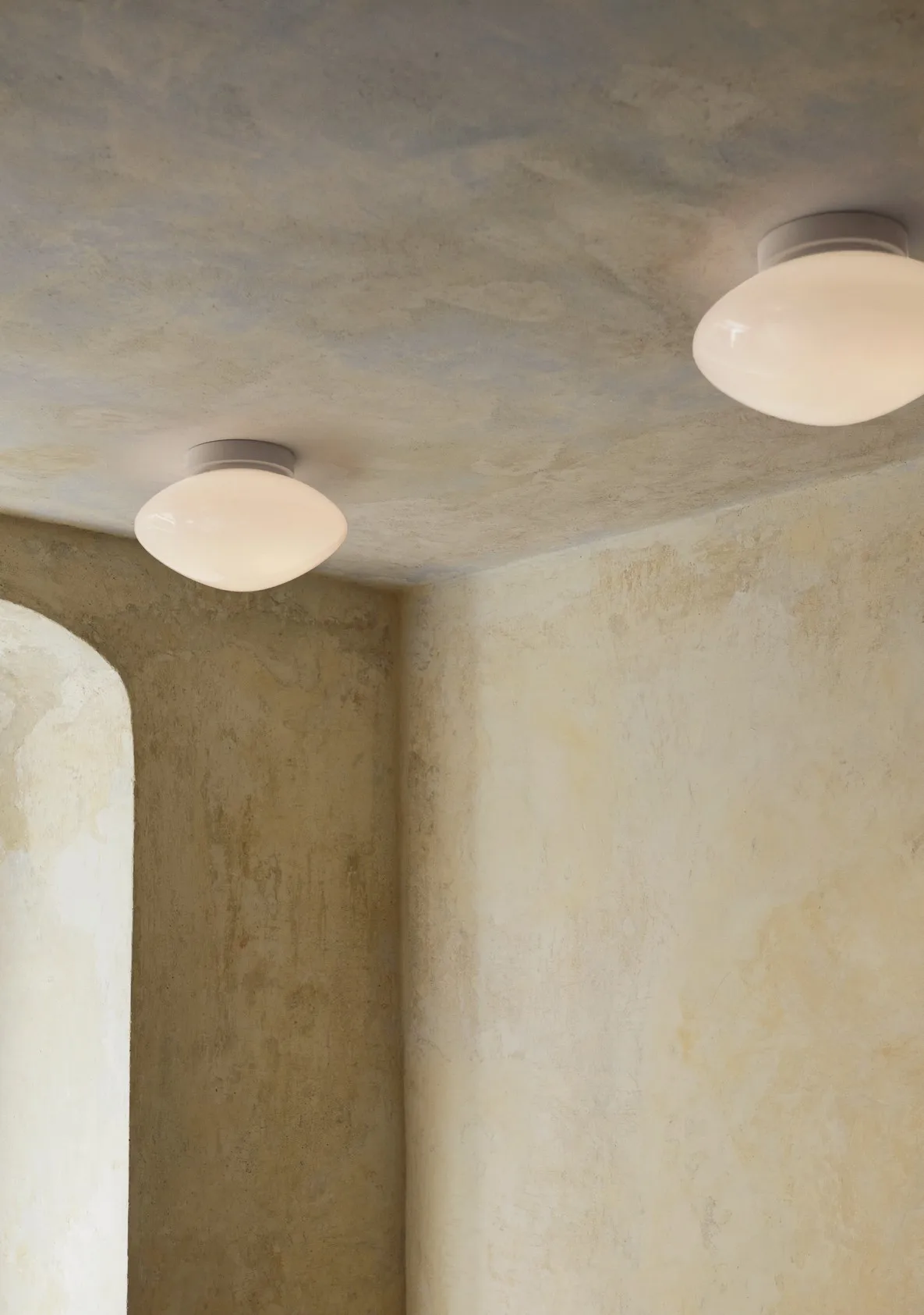 Mist AP22 taklampa/vägglampa Ø25 cm, White-opal glass &Tradition