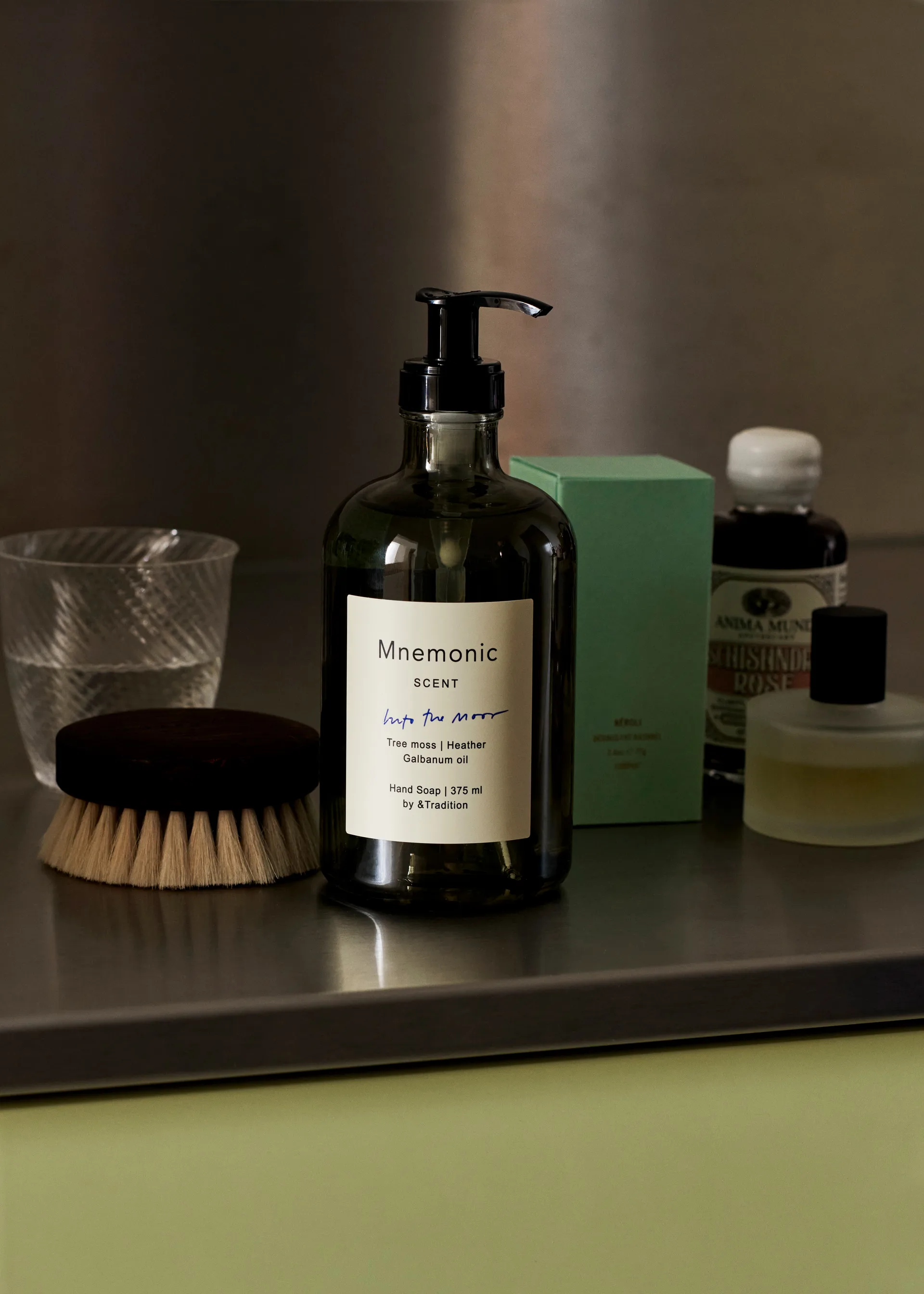 Mnemonic MNC1 handtvål 375 ml, Into the moor &Tradition