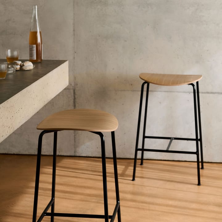 Pavilion AV38 barpall 79 cm, Black-lacquered oak &Tradition
