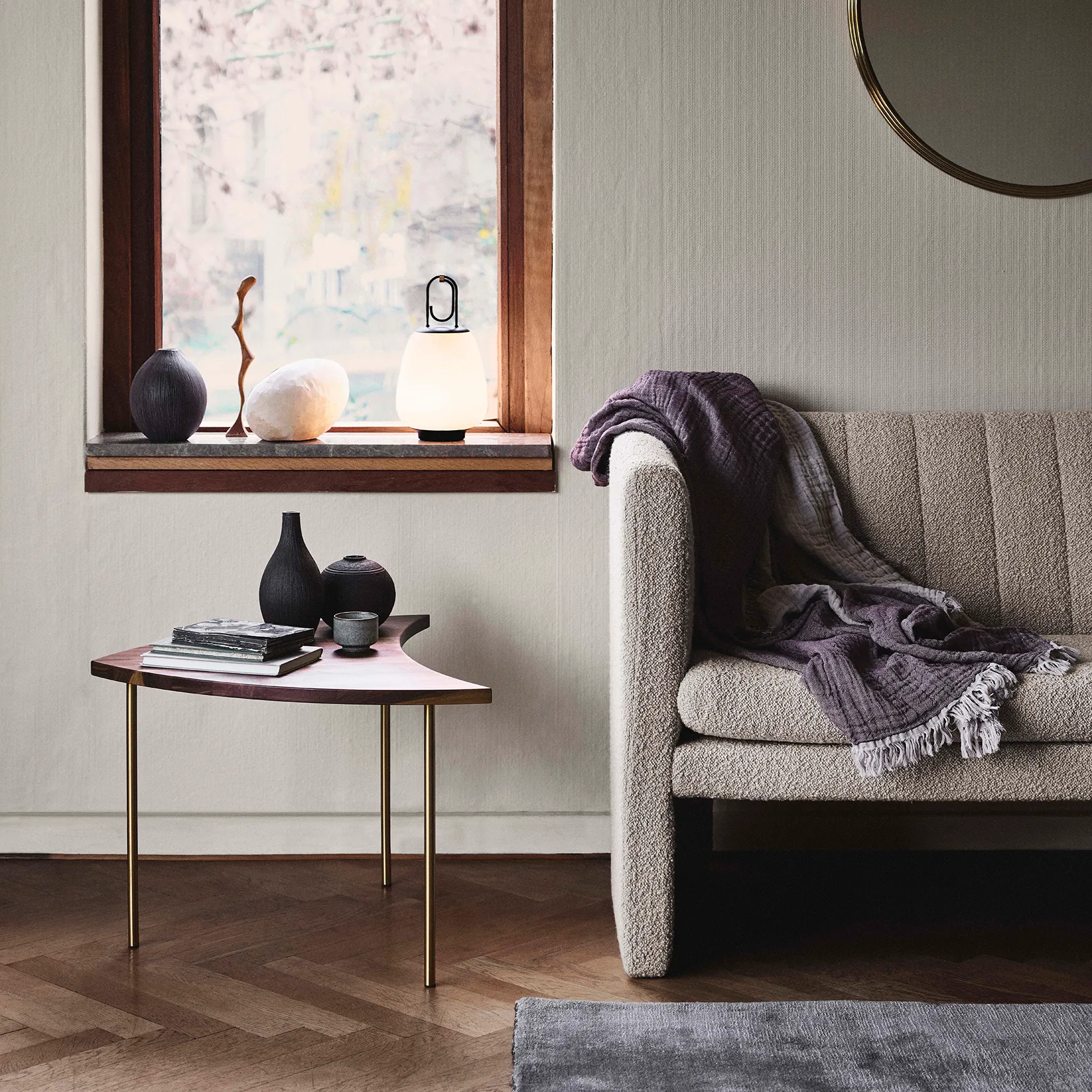 Pinwheel sidobord HM7, Valnöt &Tradition