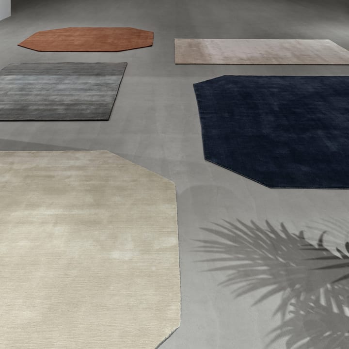 The Moor Rug AP8 matta - midnight blue - &Tradition