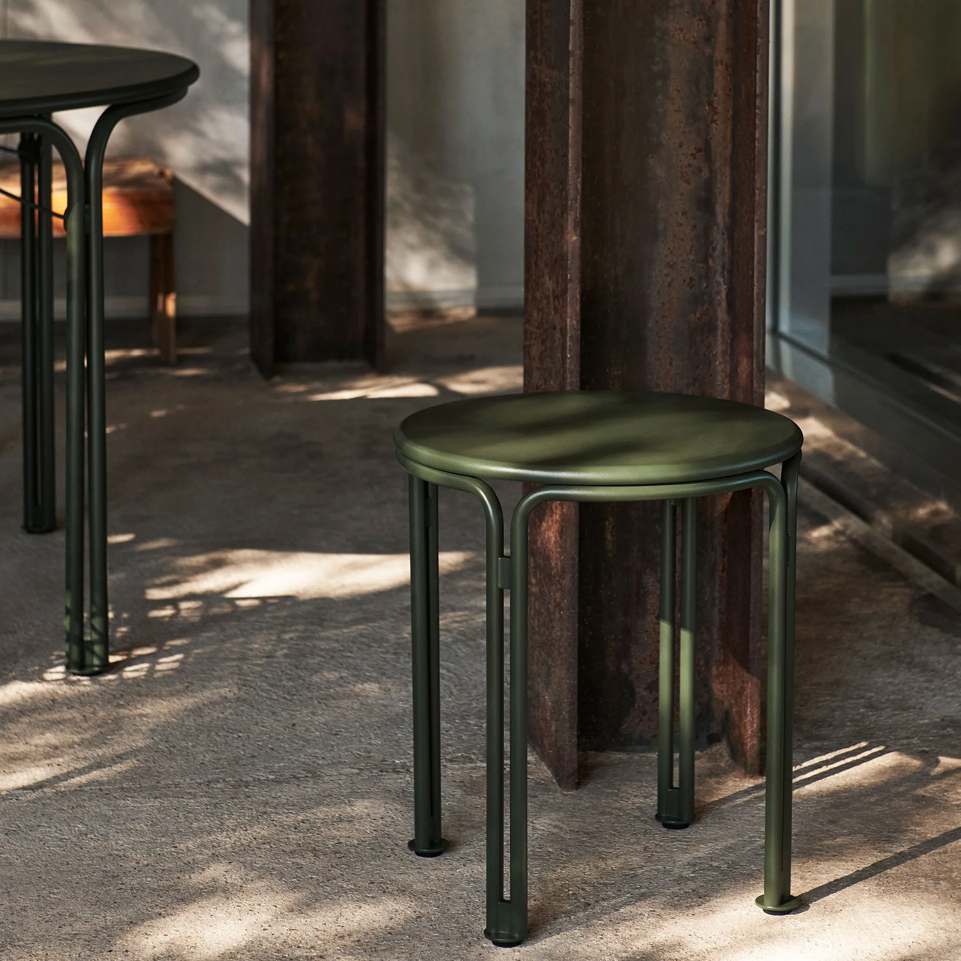 Thorvald SC102 sidobord, Bronze green &Tradition