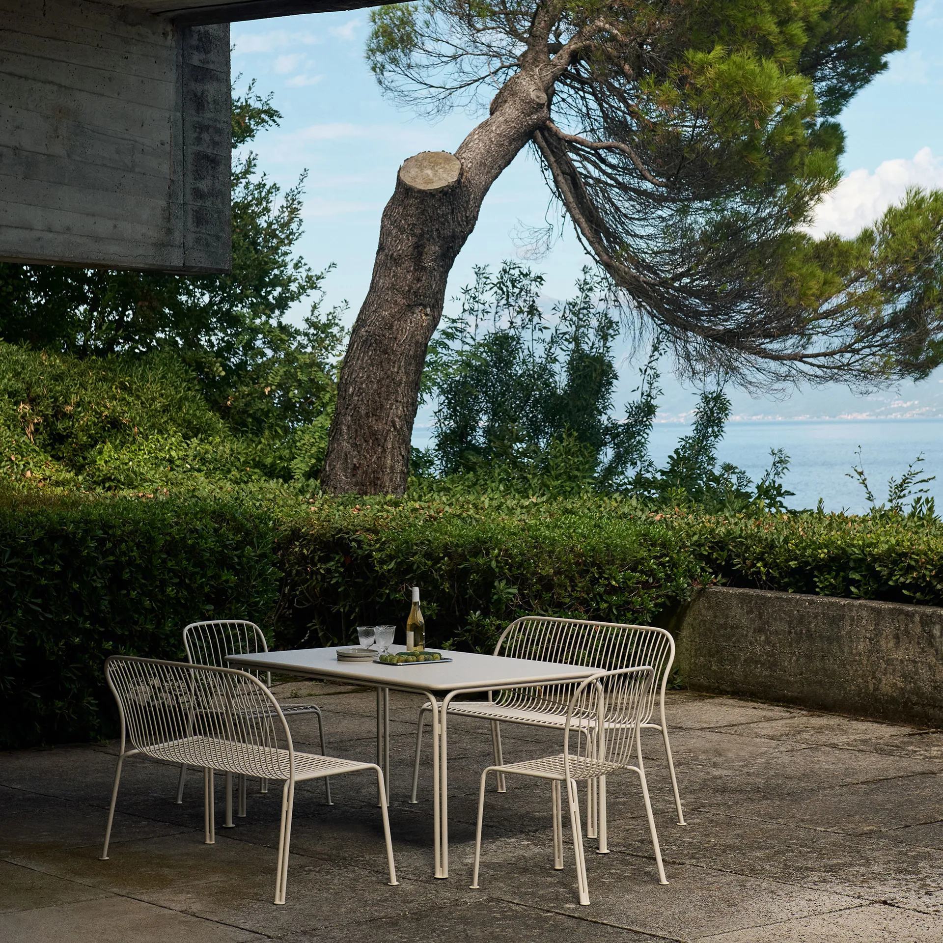 Thorvald SC111 bänk, Ivory, 129 cm &Tradition