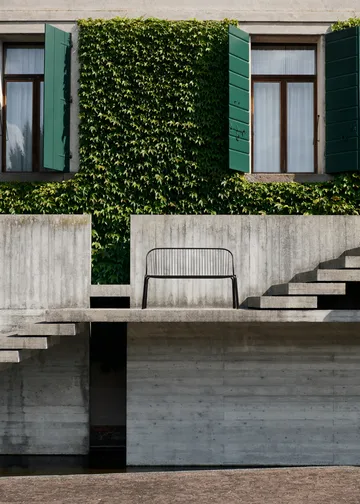 Thorvald SC111 bänk - Warm black, 129 cm - &Tradition