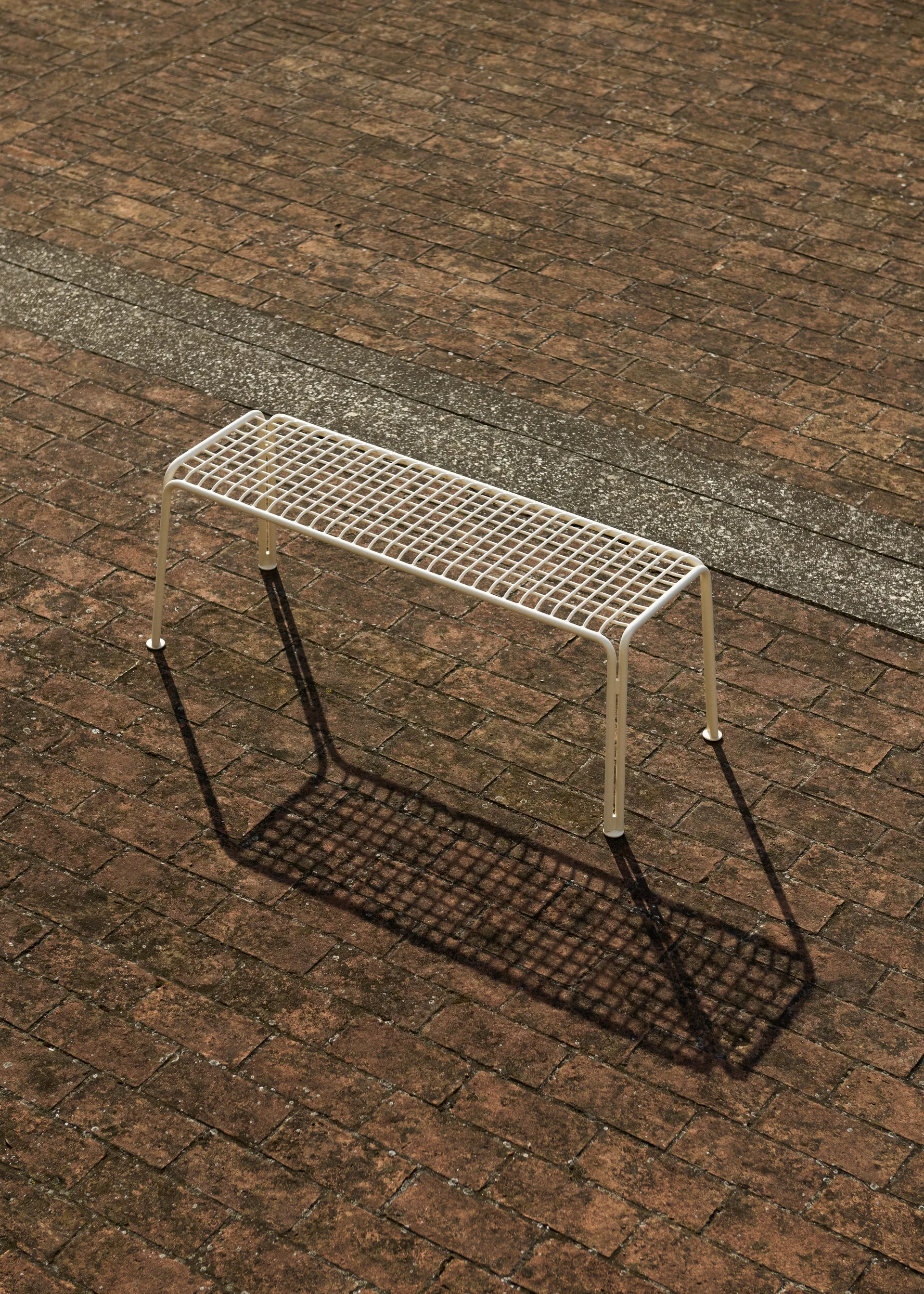 Thorvald SC112 bänk, Ivory, 125 cm &Tradition