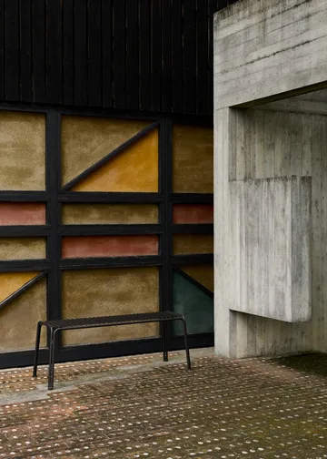 Thorvald SC112 bänk - Warm black, 125 cm - &Tradition