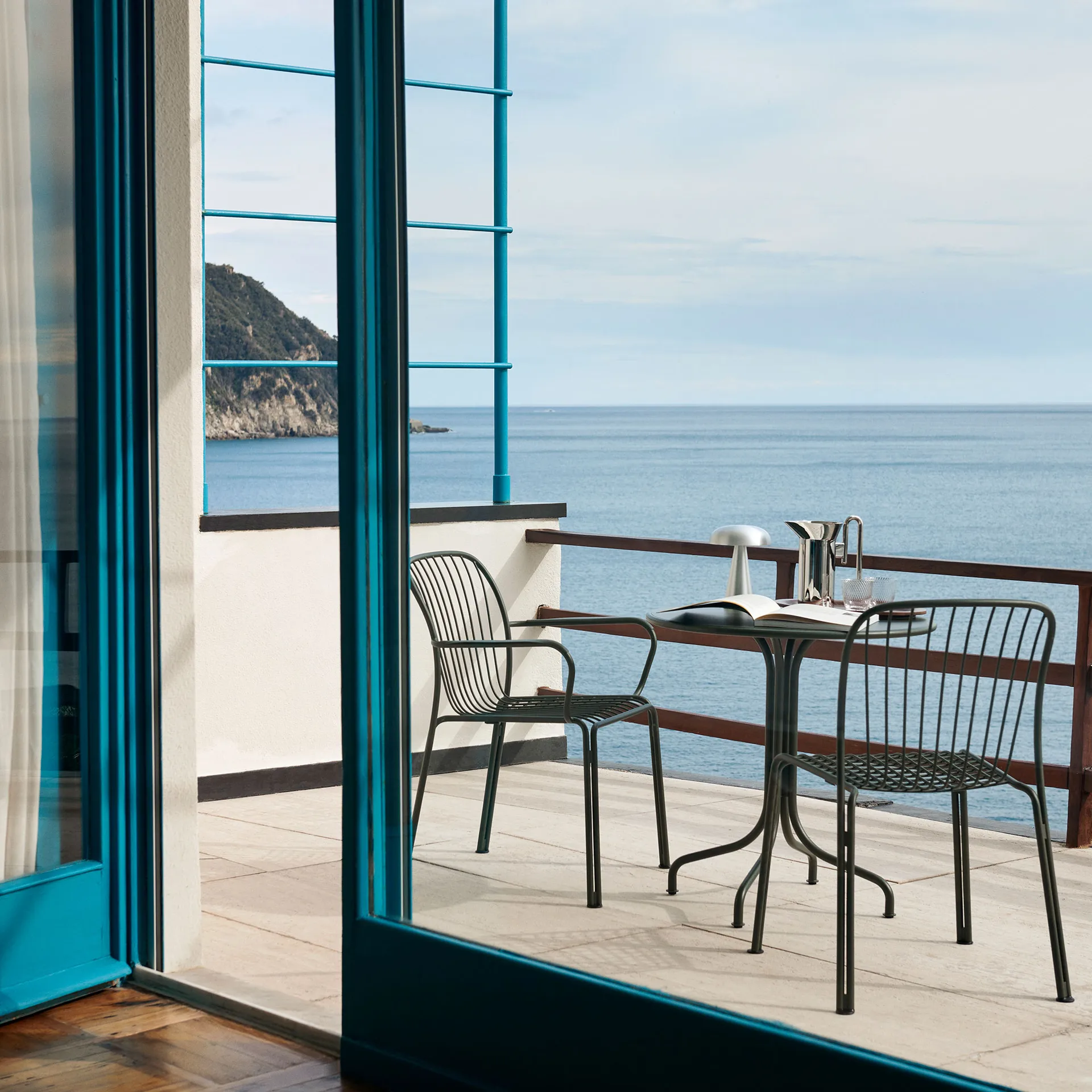 Thorvald SC96 cafébord Ø70 cm, Bronze green &Tradition