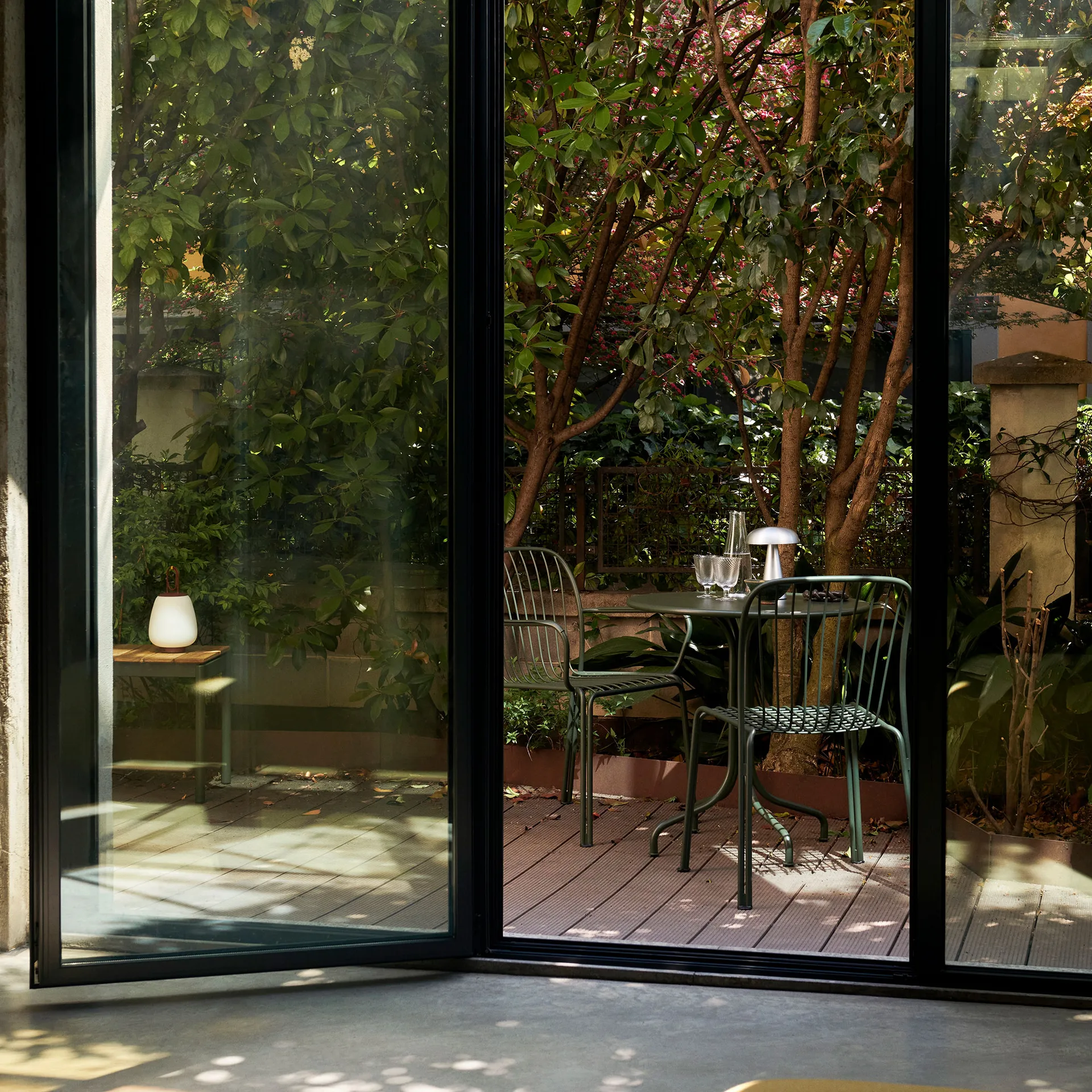 Thorvald SC96 cafébord Ø70 cm, Bronze green &Tradition