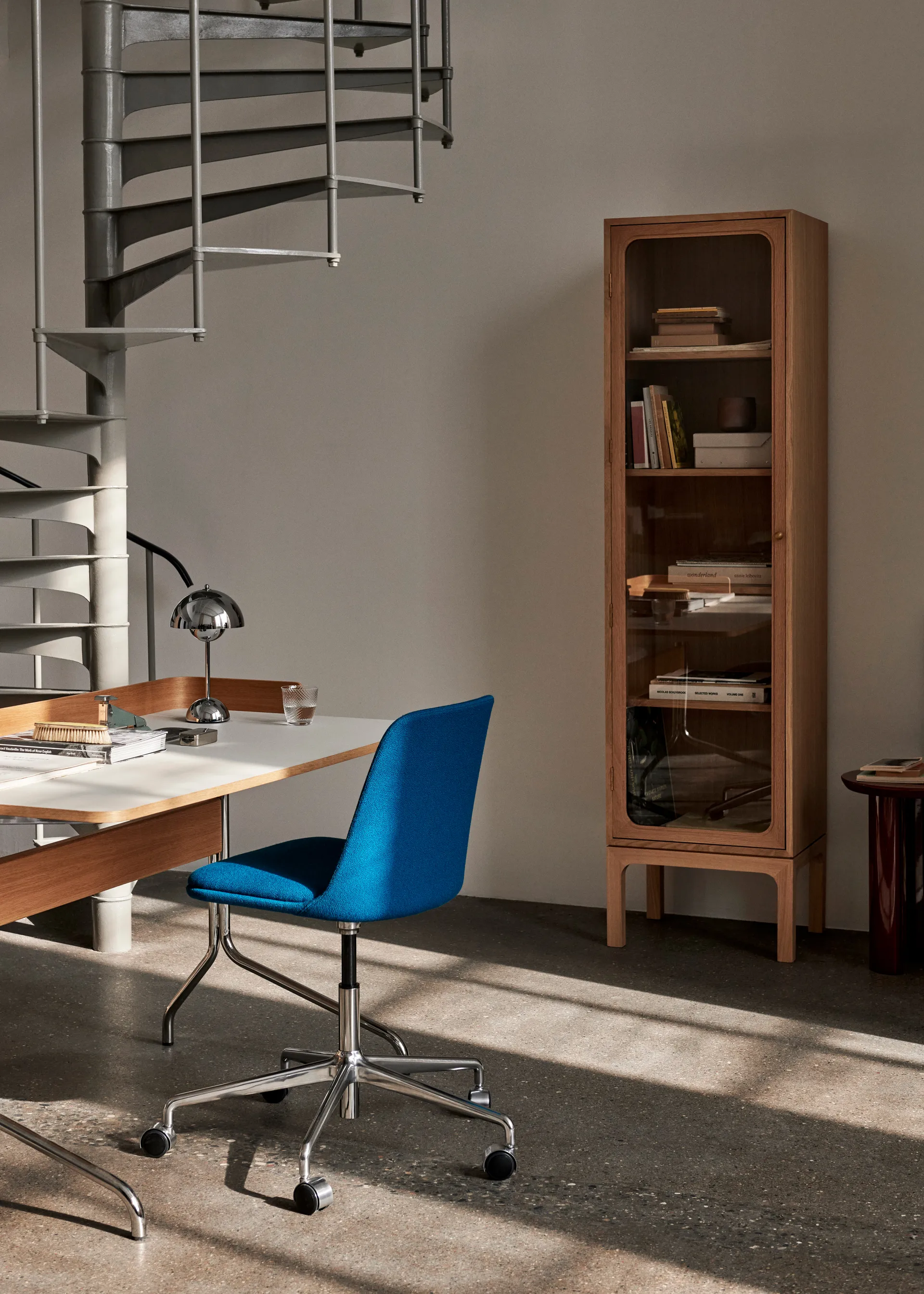 Trace SC87 vitrinskåp 50x192x40 cm, Natural natural oak &Tradition