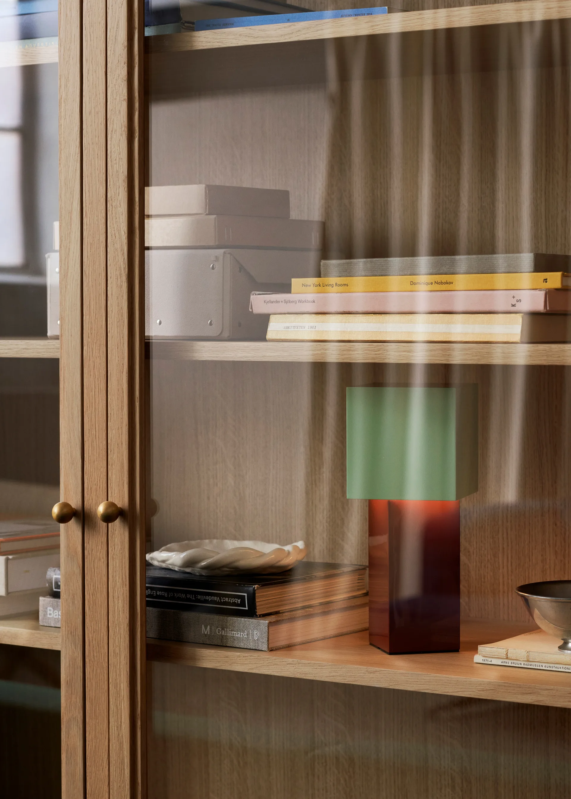 Trace SC88 vitrinskåp 120x192x40 cm, Natural natural oak &Tradition