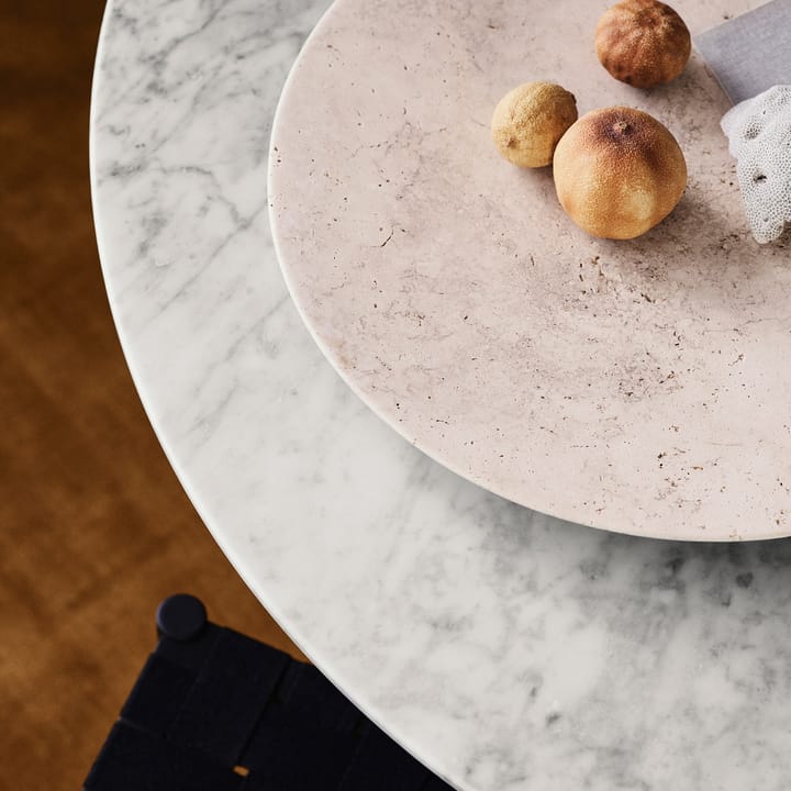Travertine tallrik SC55, Ø50 cm &Tradition