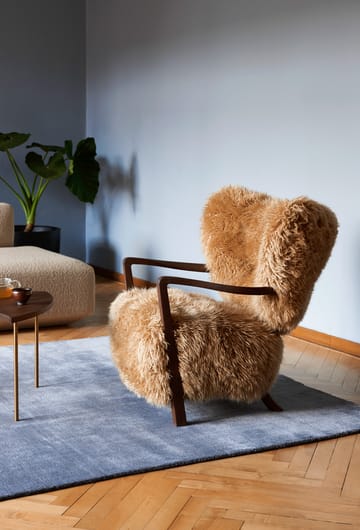 Wulff Lounge Chair ATD2 fåtölj - Oljad valnöt-Sheepskin honey - &Tradition