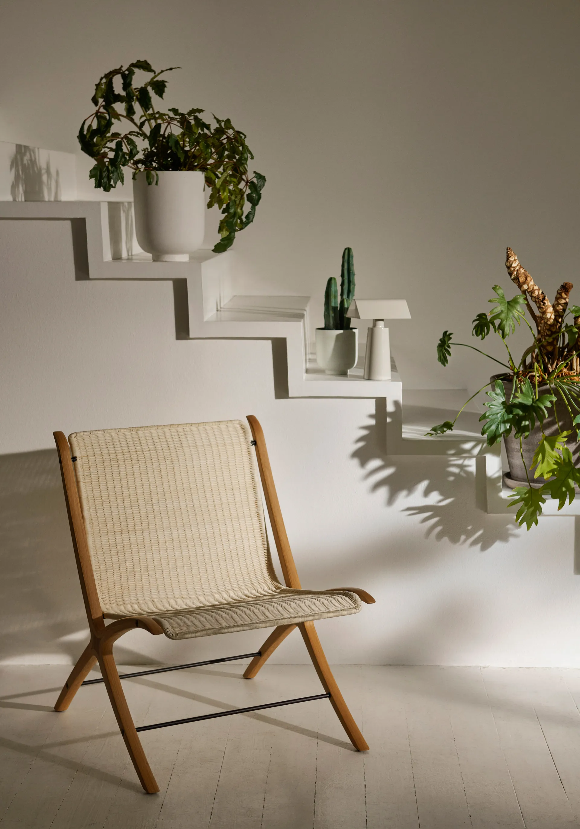 X loungefåtölj HM10, Walnut &Tradition