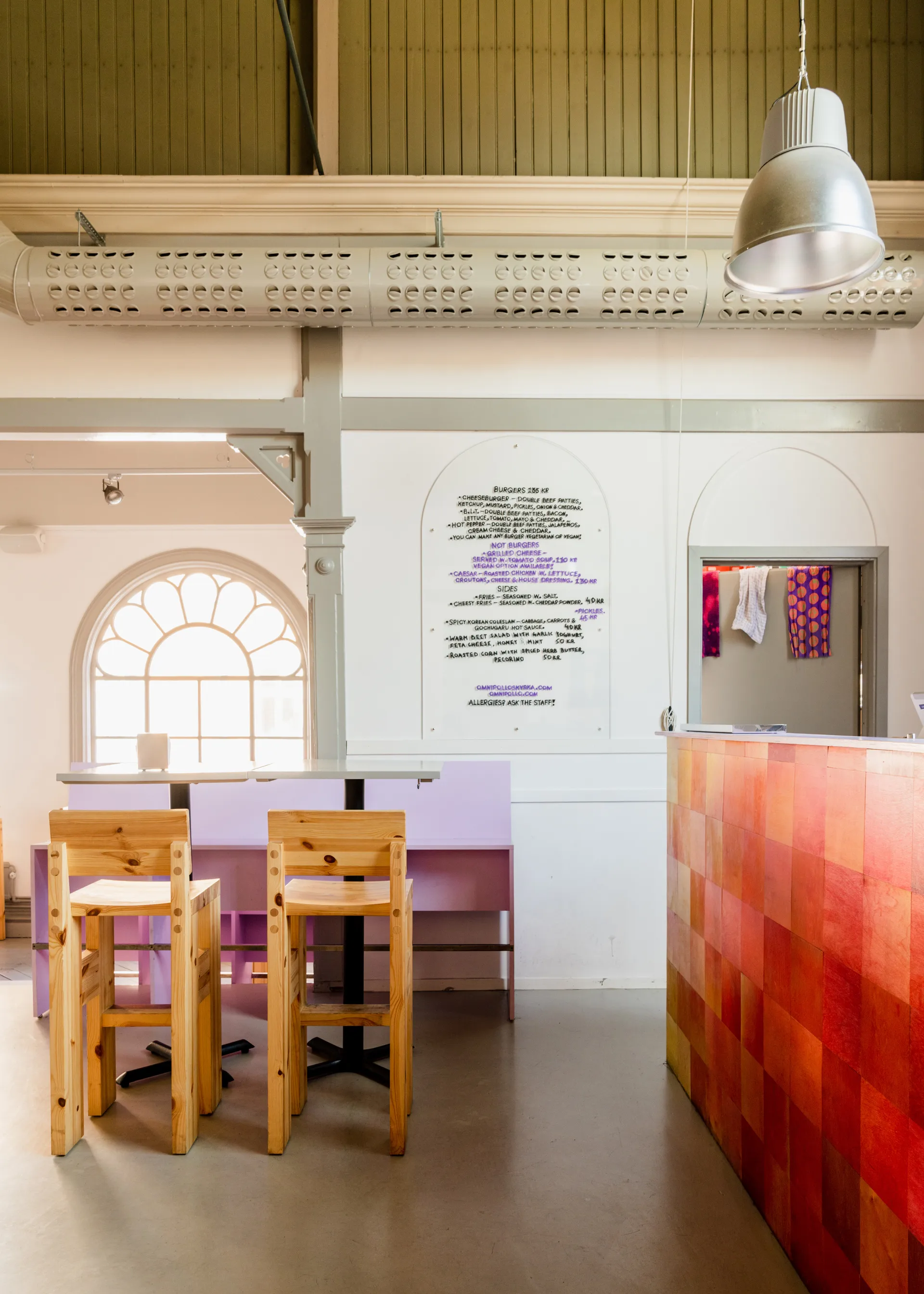 001 Bar Stool barstol, Matt oljevaxad furu, 75 cm Vaarnii