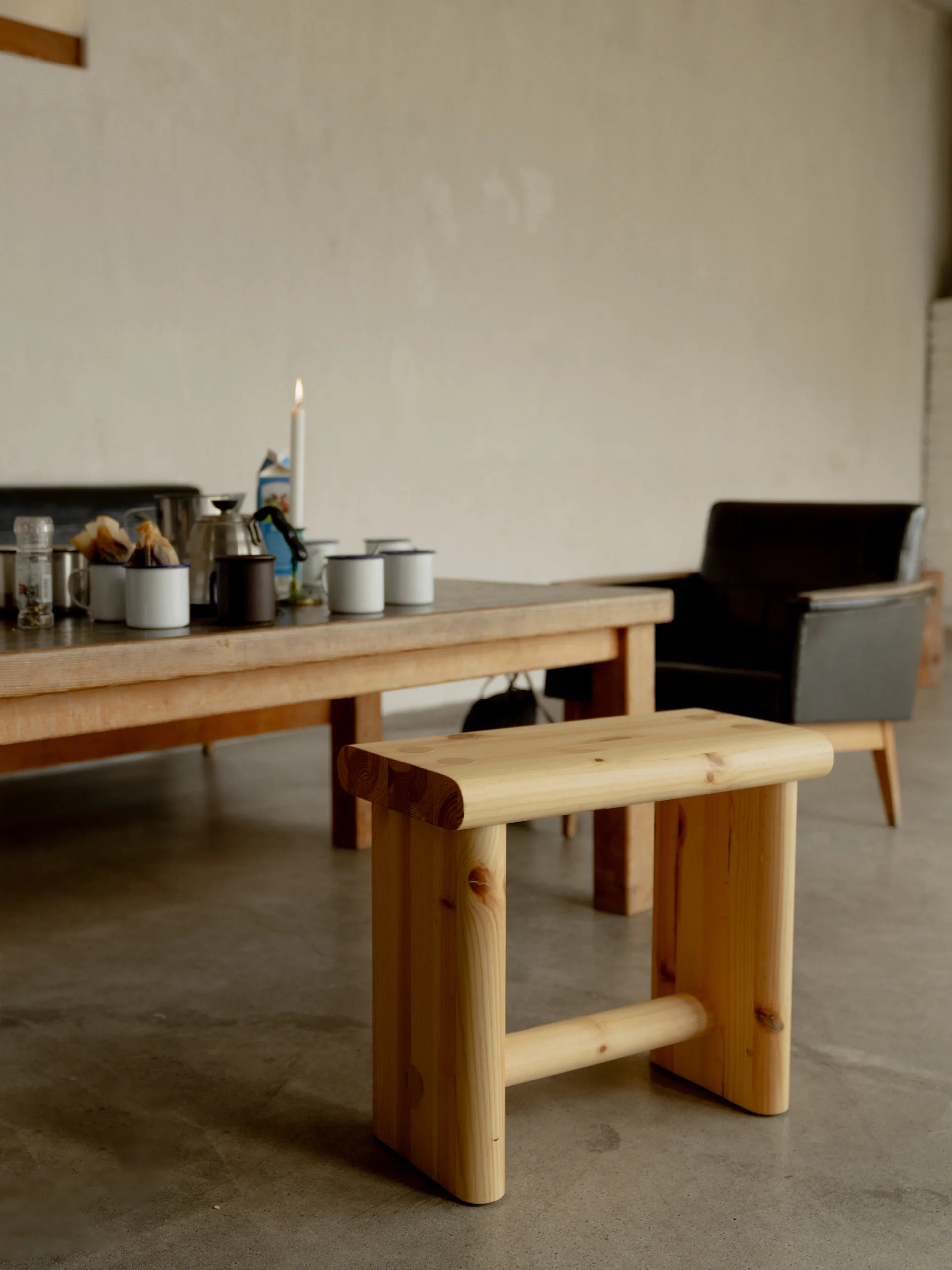 002 Ast Stool pall, Matt oljevaxad furu, 55x26x45 cm Vaarnii