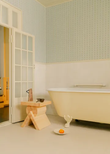 006 AA Side Table sidobord - Matt oljevaxad furu, 40x40x45 cm - Vaarnii