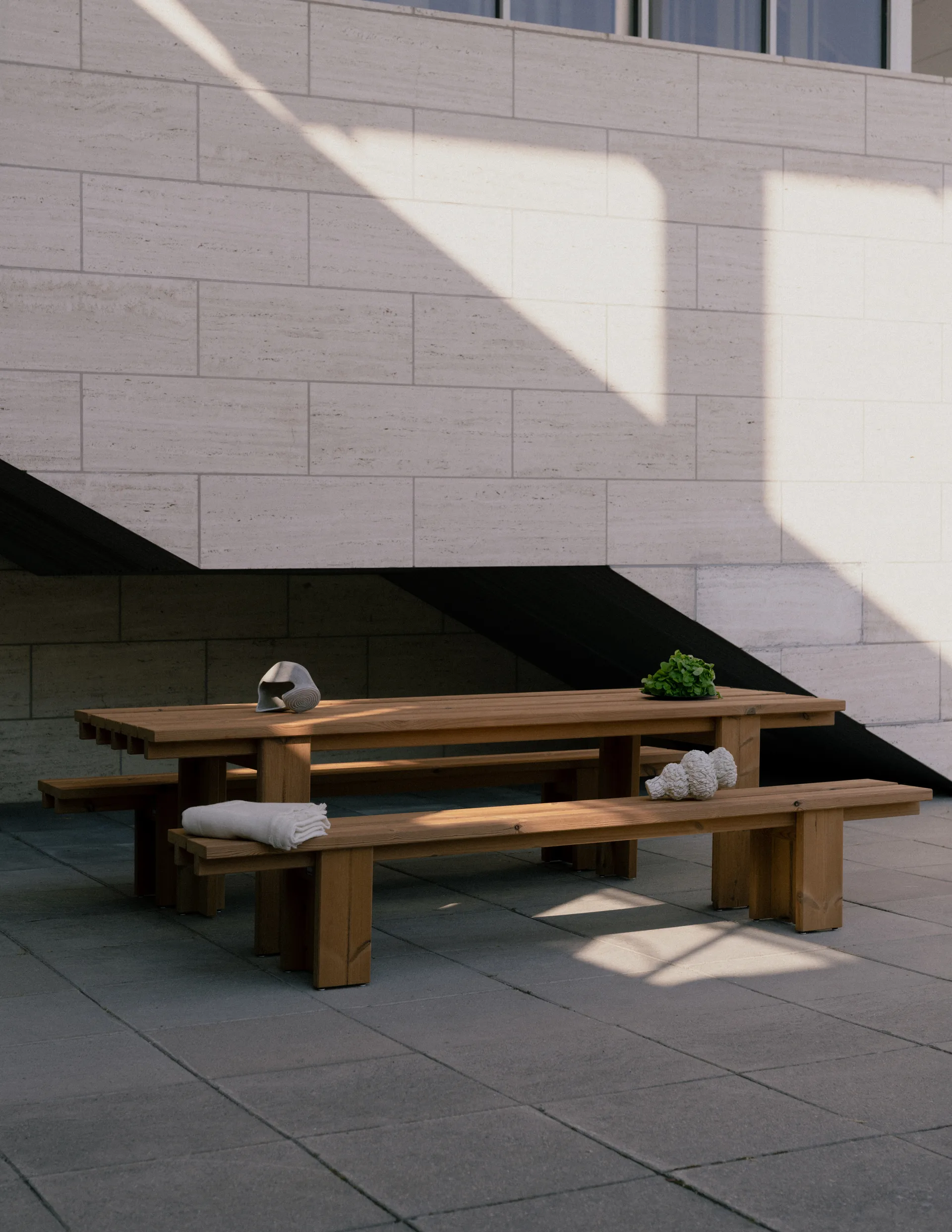 013 Osa Outdoor Bench bänk, Värmebehandlad furu, 270x37x49 cm Vaarnii