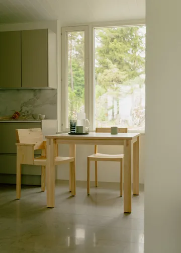 016 Maasto Table bord - Matt oljevaxad furu, 120x120x75 cm - Vaarnii