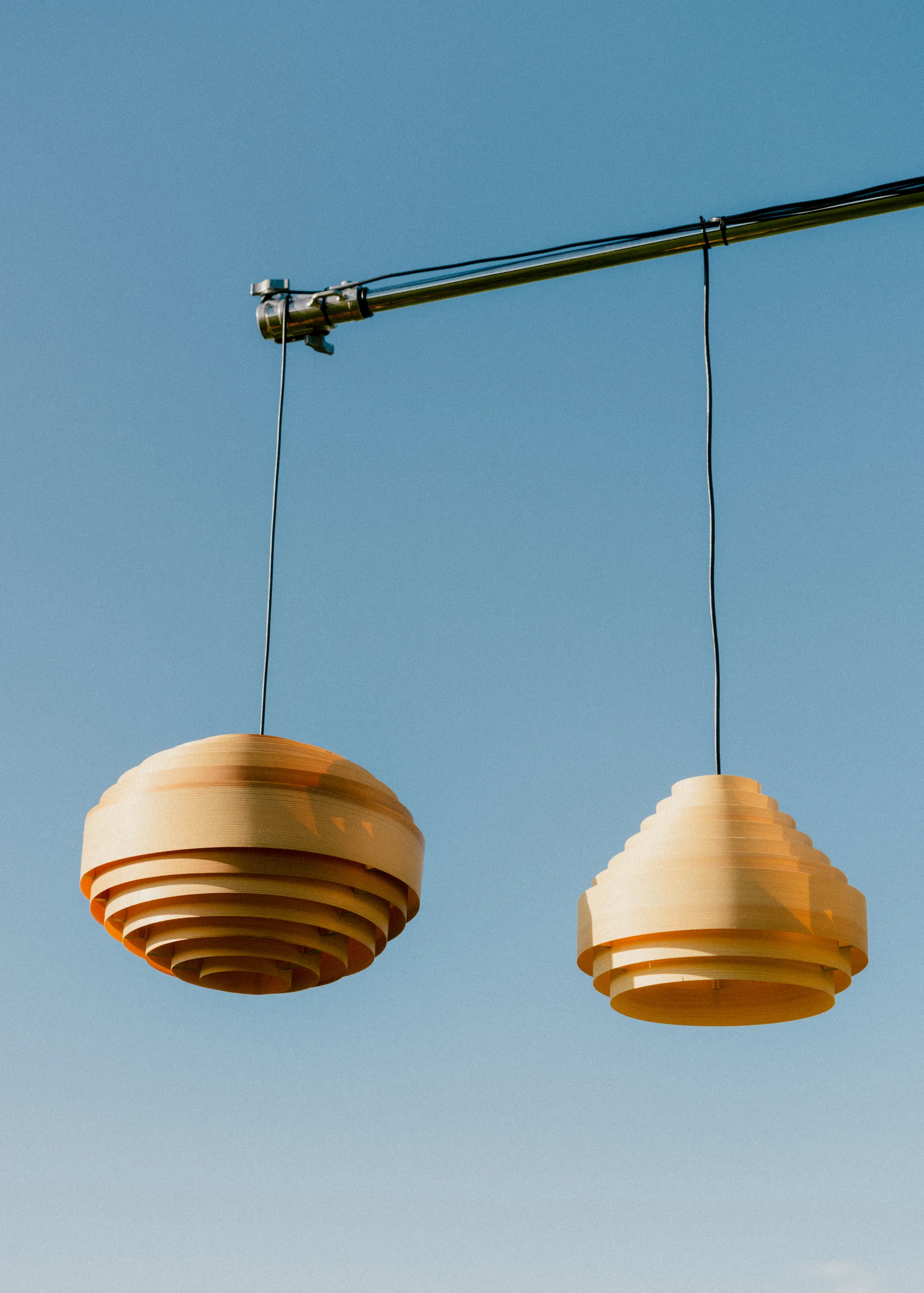 1001 Hans Pendant pendel, Matt oljevaxad furu, Ø38 cm Vaarnii