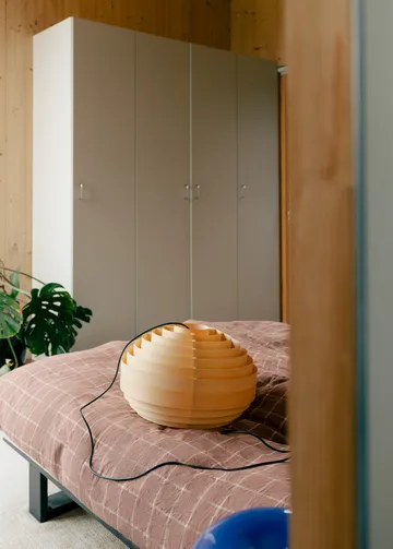 1002 Hans Pendant pendel - Matt oljevaxad furu, Ø46 cm - Vaarnii