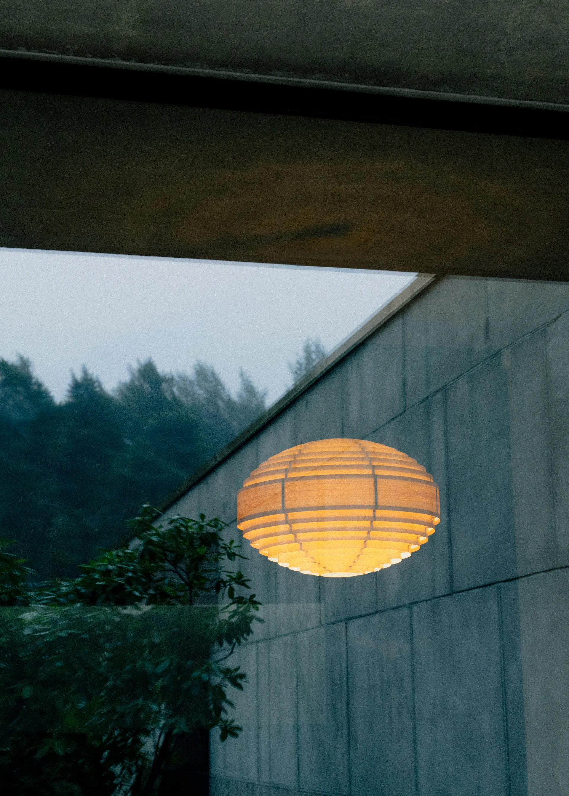 1002 Hans Pendant pendel, Matt oljevaxad furu, XL Ø70 cm Vaarnii