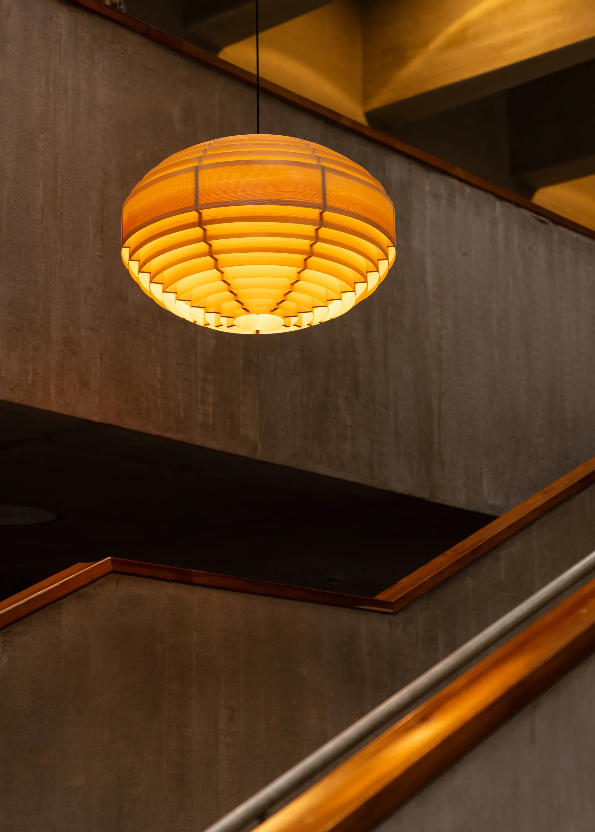 1002 Hans Pendant pendel, Matt oljevaxad furu, XL Ø70 cm Vaarnii