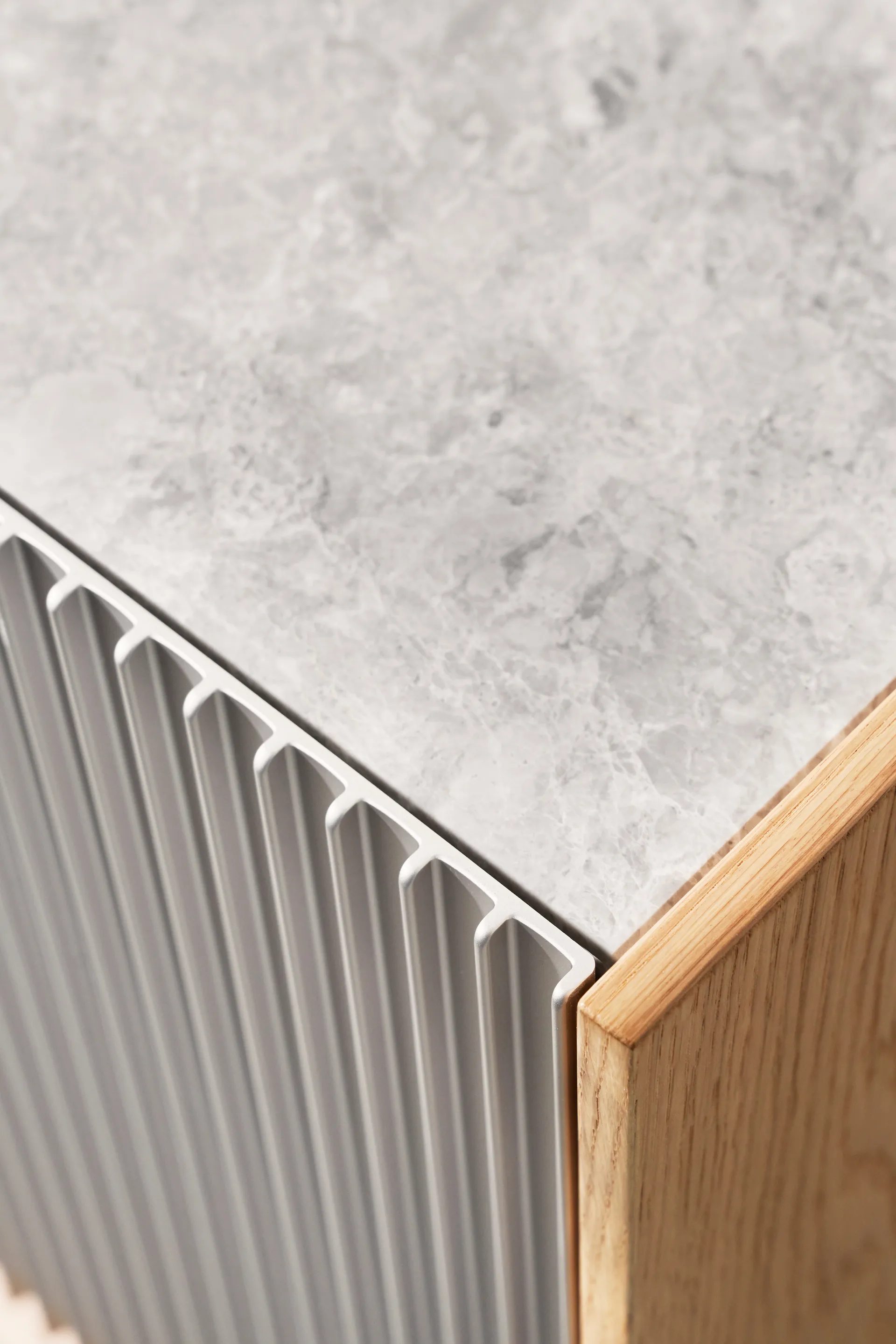 Vipp Cabinet H2 skåp med ben, Light oak-marble, doors Vipp