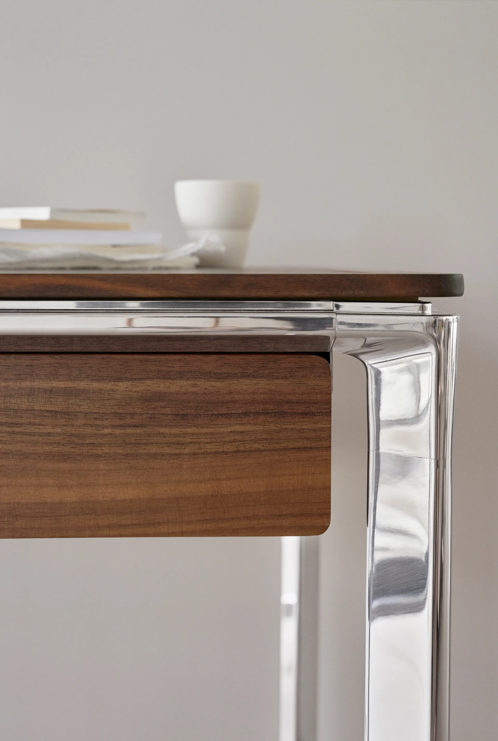 Vipp430 Studio Desk skrivbordslåda 56x29x20 cm, Walnut Vipp