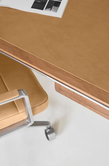 Vipp432 skrivbord - Camel leather-light oak - Vipp