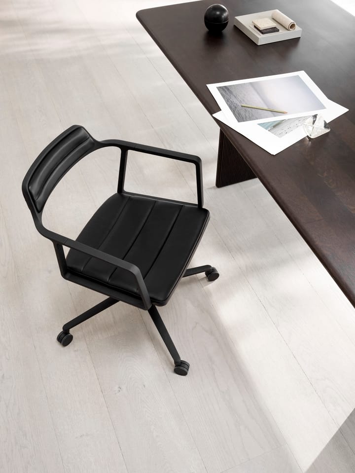 Vipp452 Swivel kontorsstol med hjul - Black aluminium-black leather - Vipp