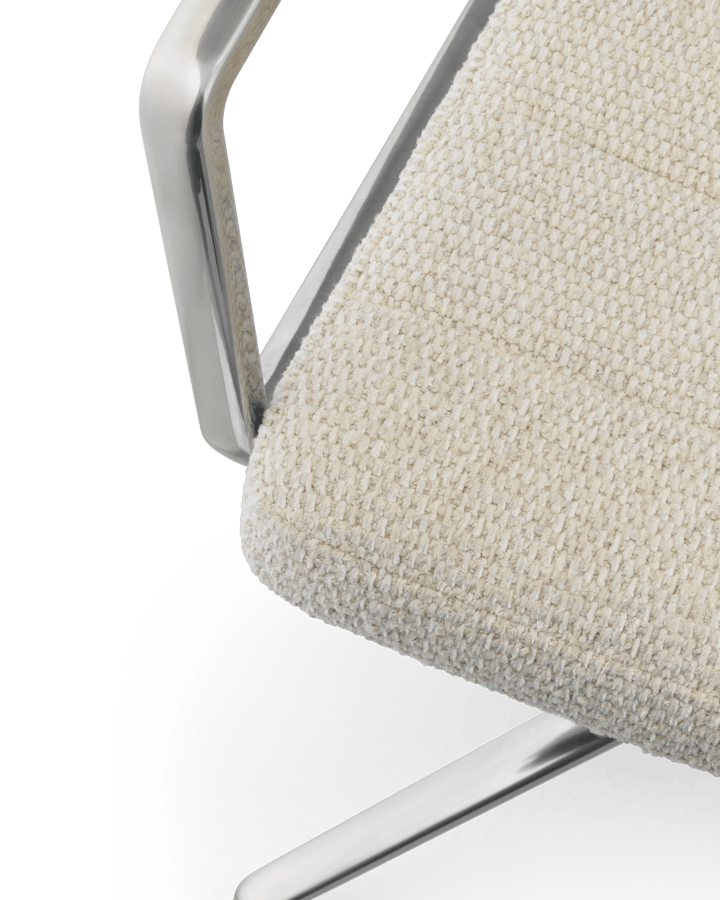 Vipp452 Swivel kontorsstol med hjul, Wavy off white-light grey-pol. aluminium Vipp