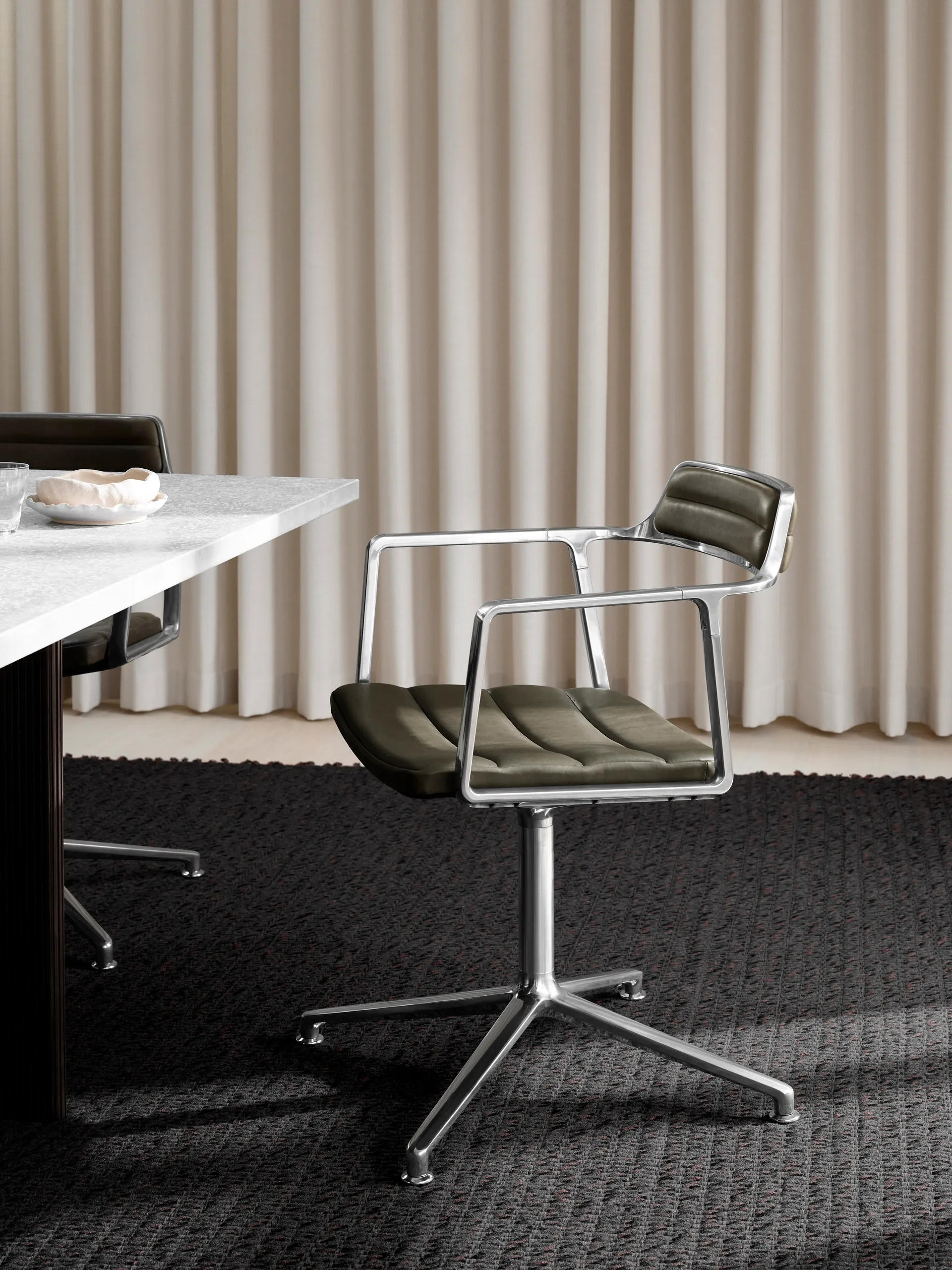 Vipp452 Swivel kontorsstol, Pol. aluminium-bosco green Vipp