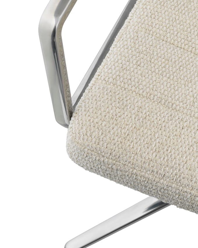 Vipp453 Swivel kontorsstol med hjul, Wavy off white-light grey-pol. aluminium Vipp