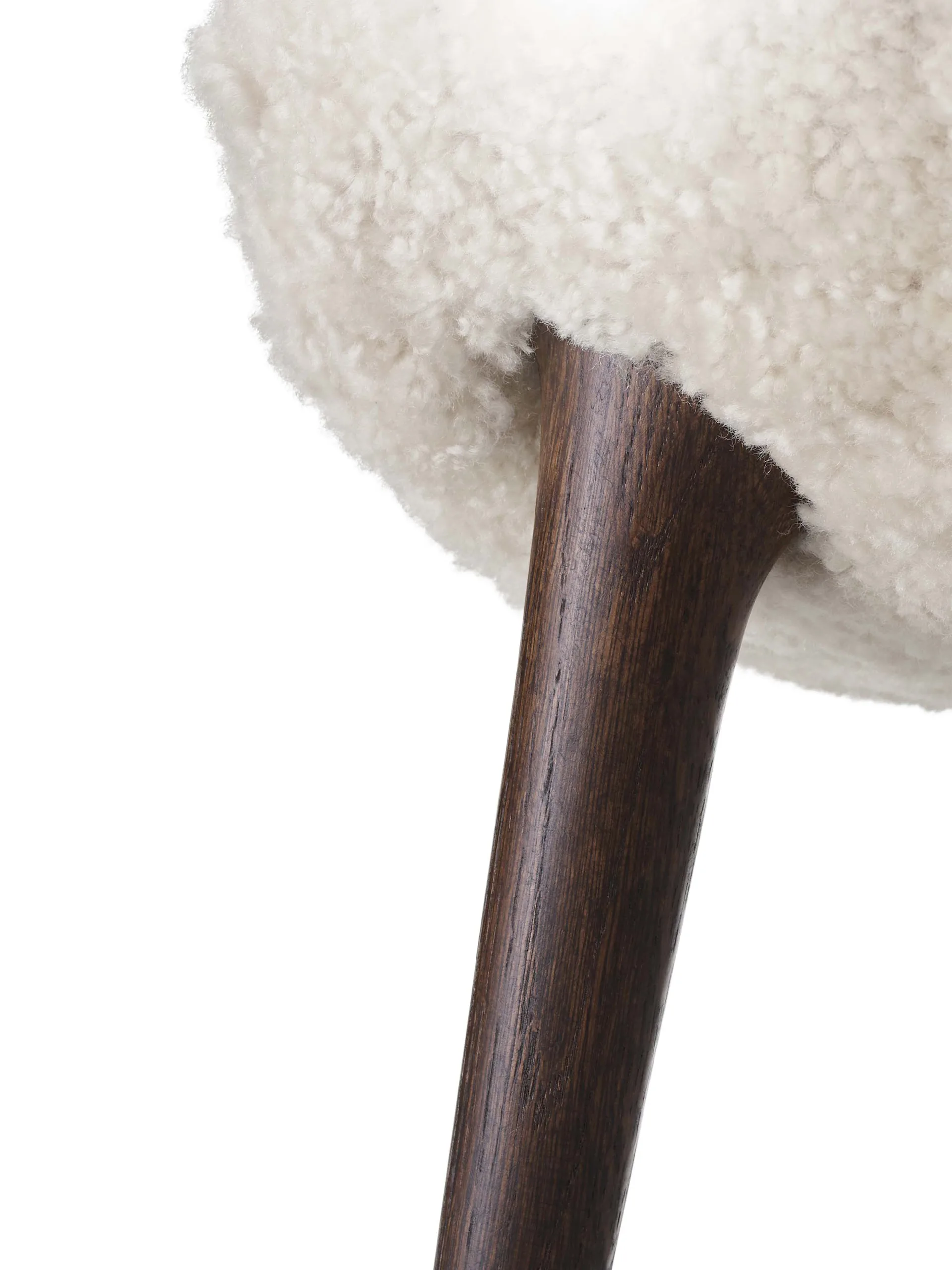 Vipp466 Lodge loungefåtölj, Dark oak-Curly 09 Vipp