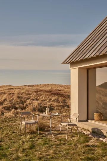 Vipp717 Open-Air cafébord - Warm grey-aluminium, Ø74 cm - Vipp