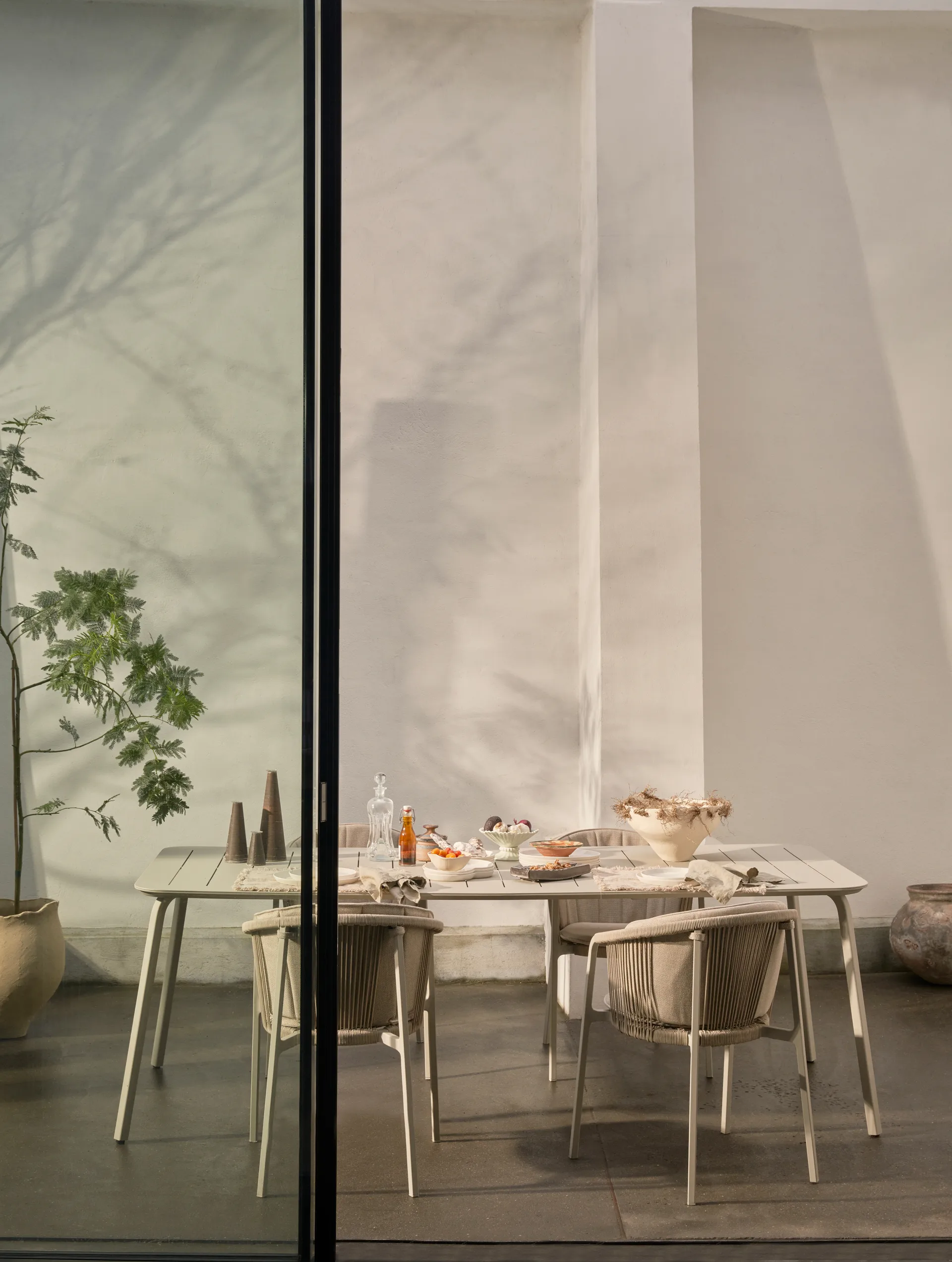 Vipp733 Lagrasse matbord, Warm grey, 220x95 cm Vipp