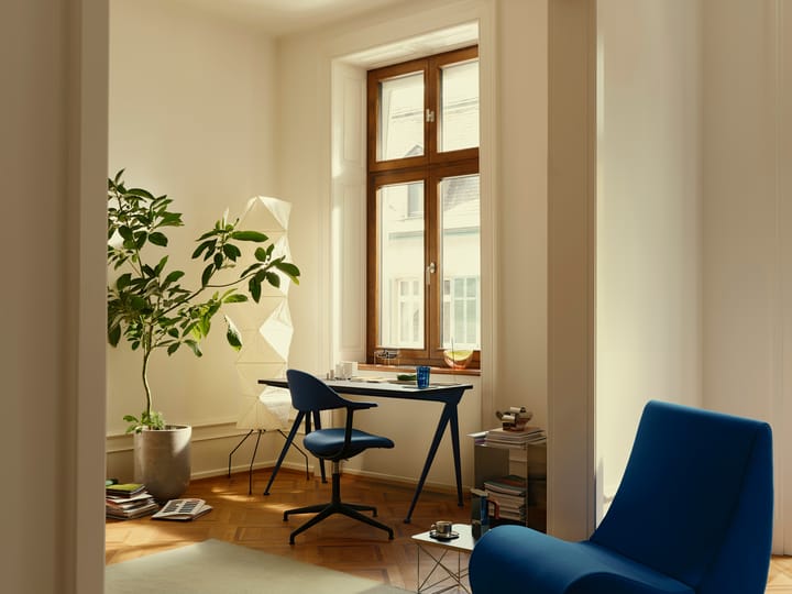 Akari UF4-33N golvlampa 190 cm, Vit Vitra