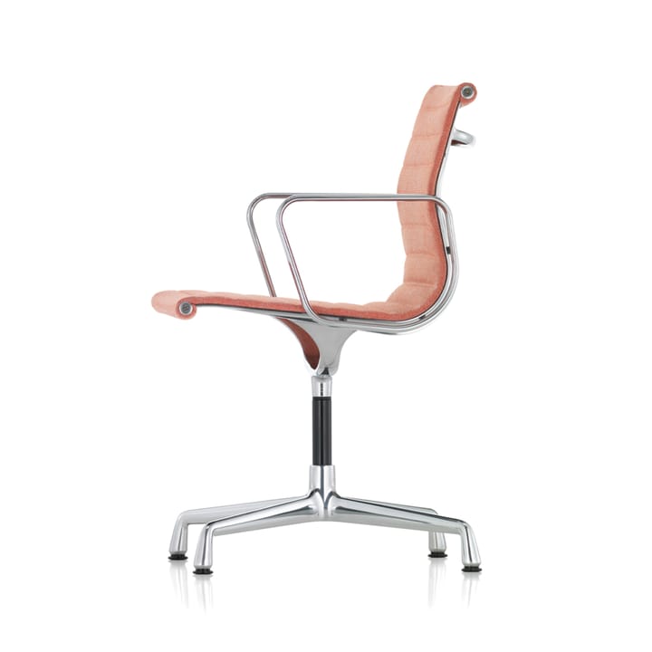 EA 104 karmstol - Hopsak 17 nude/ivory-polerad aluminium - Vitra