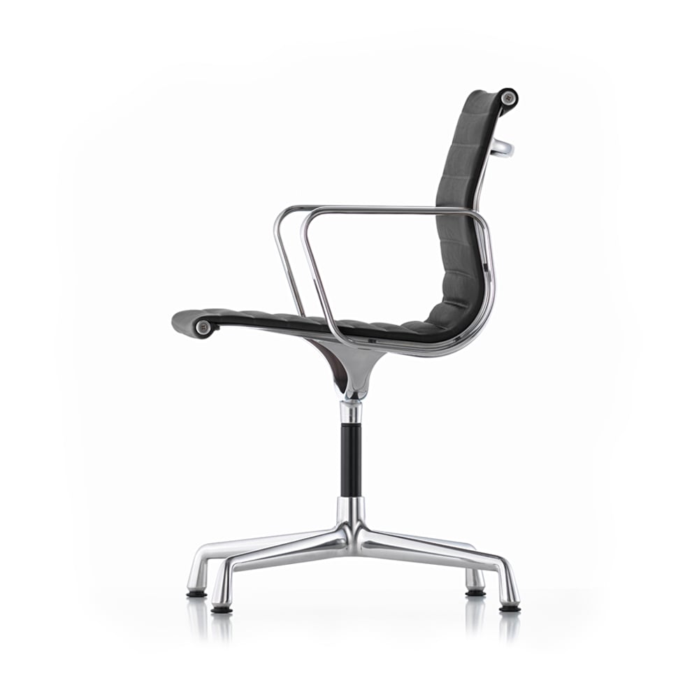 Vitra EA 104 karmstol Läder nero-polerad aluminium | Skandinavisk Design | Stolar | Svart