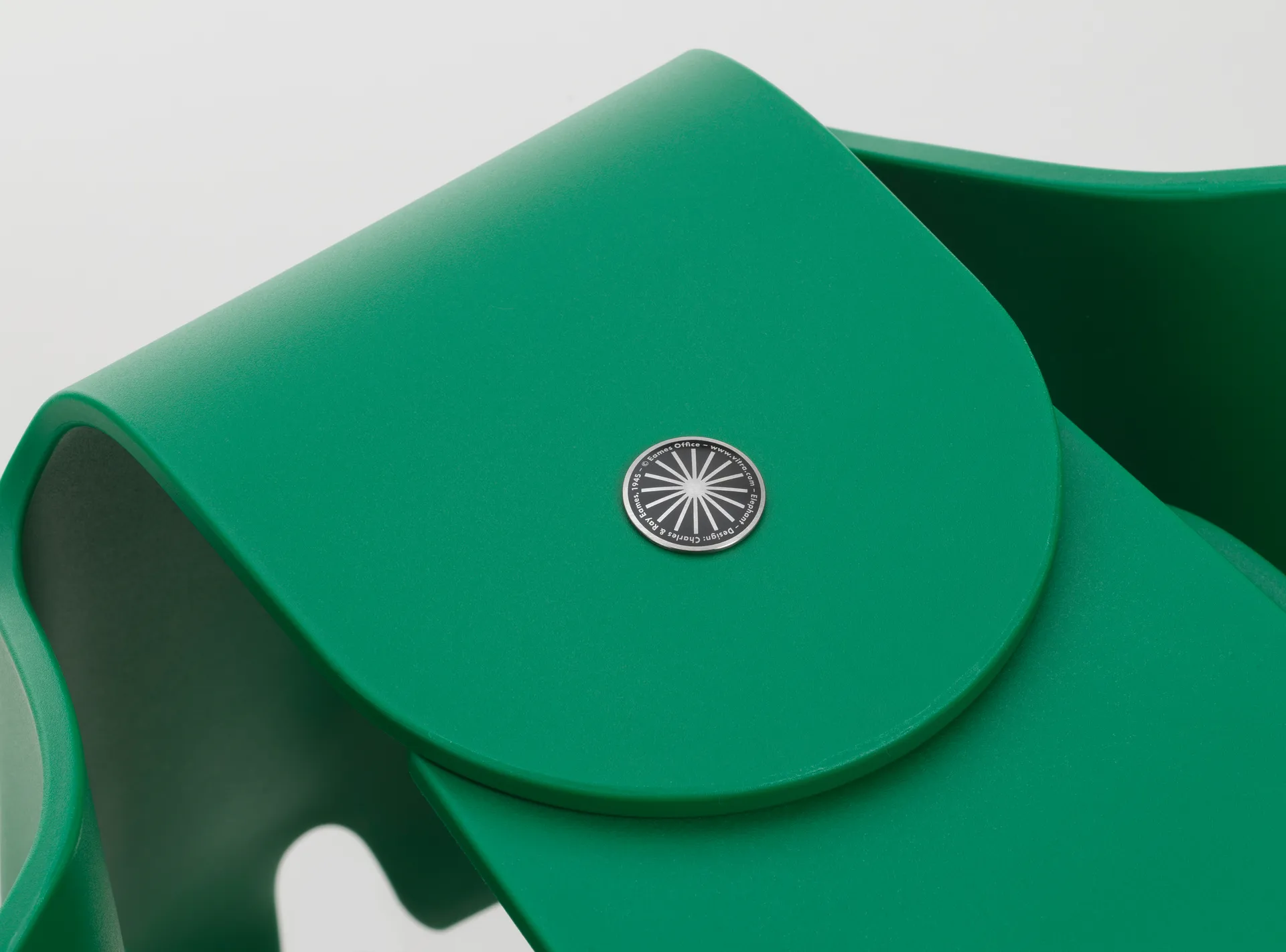 Eames elephant recycled small dekoration, Emerald Vitra
