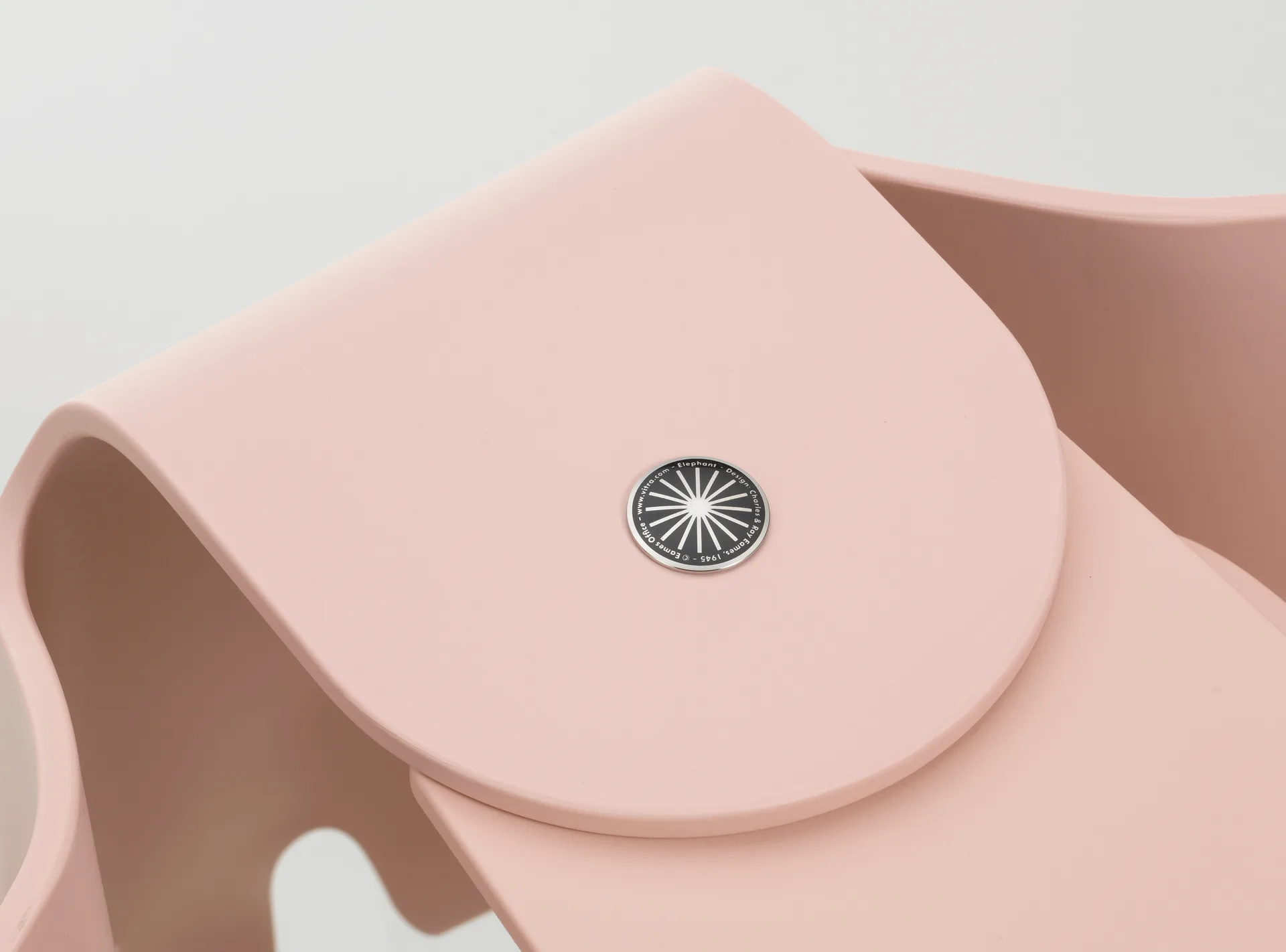 Eames elephant recycled small dekoration, Pale rose Vitra