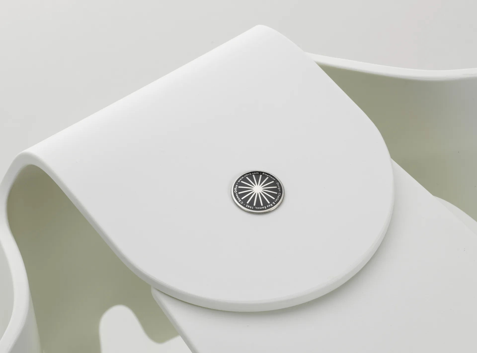 Eames elephant recycled small dekoration, White Vitra