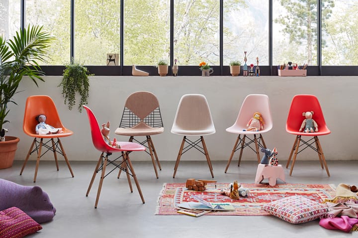Eames elephant small dekoration, Pale rose Vitra