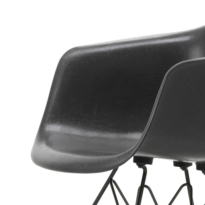 Eames fiberglass armchair DAR karmstol, Elephant hide grey-Basic dark Vitra