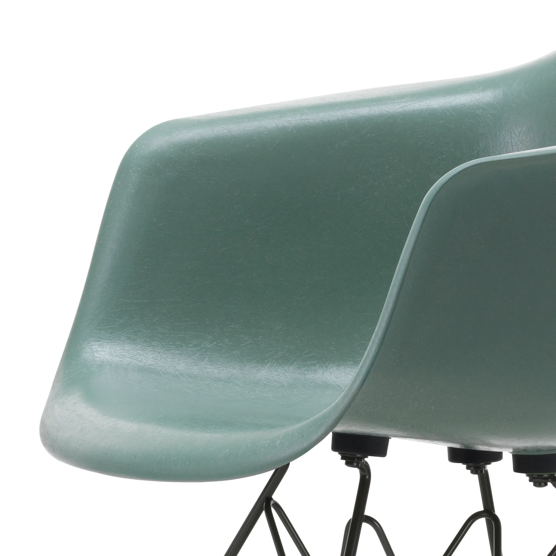 Eames fiberglass armchair DAR karmstol, Sea foam green-Basic dark Vitra